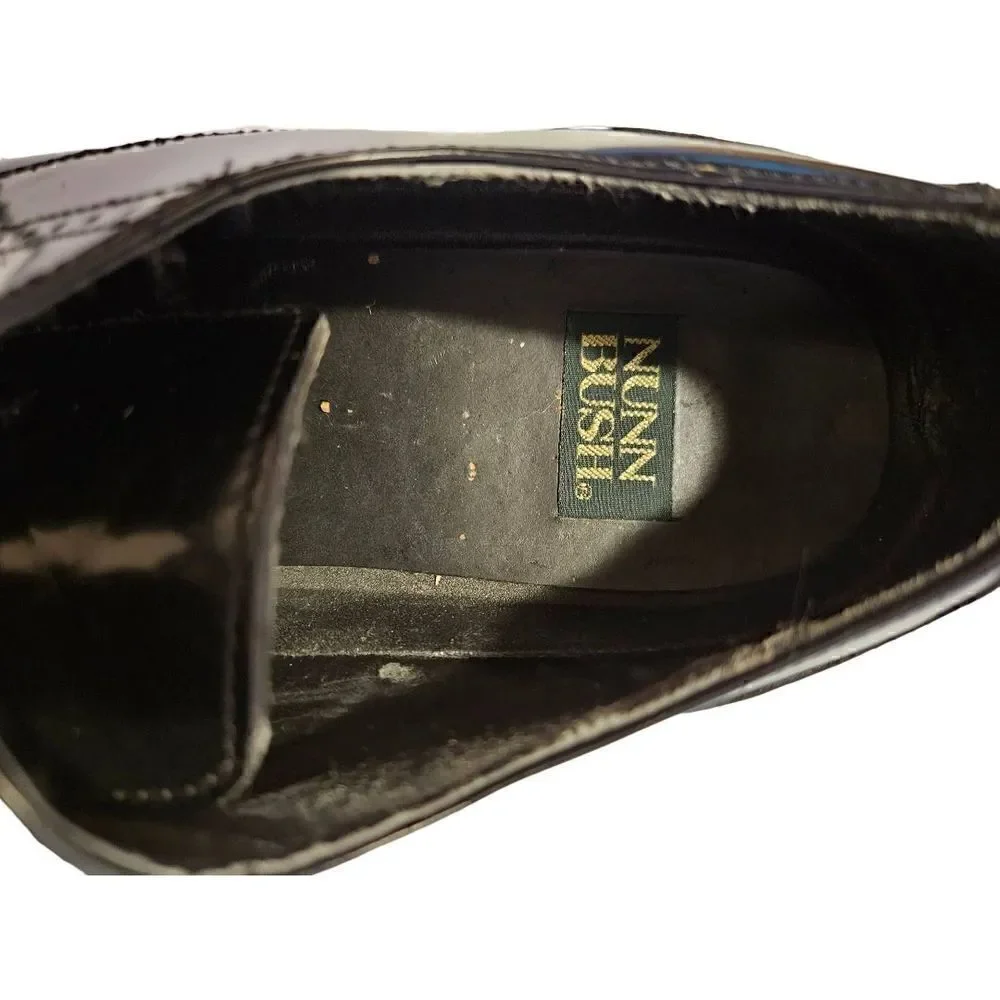 Nunn Bush black dress shoes. Size 11.